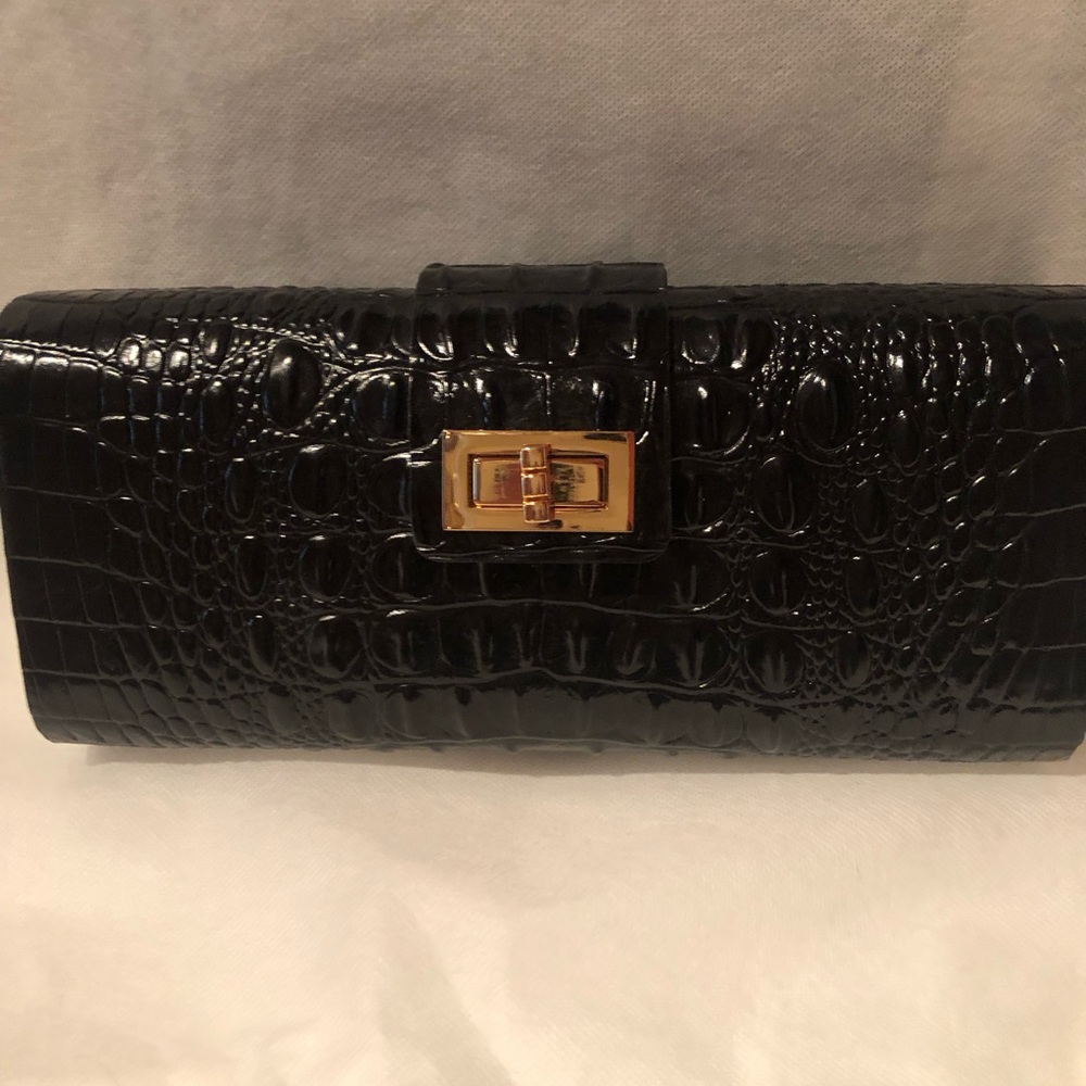 NWT Elegant CC Skye black leather crocodile embossed clutch.